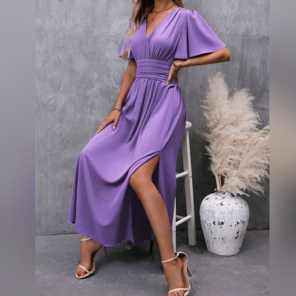 NEW Chic Ruched Waist Flutter Sleeve Maxi Dress Purple Lilac. Size 4/small. - Picture 3 of 8